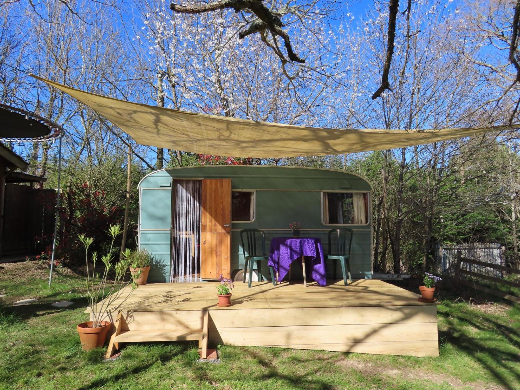 Cosy Cabane Montbrun-Bocage Екстериор снимка