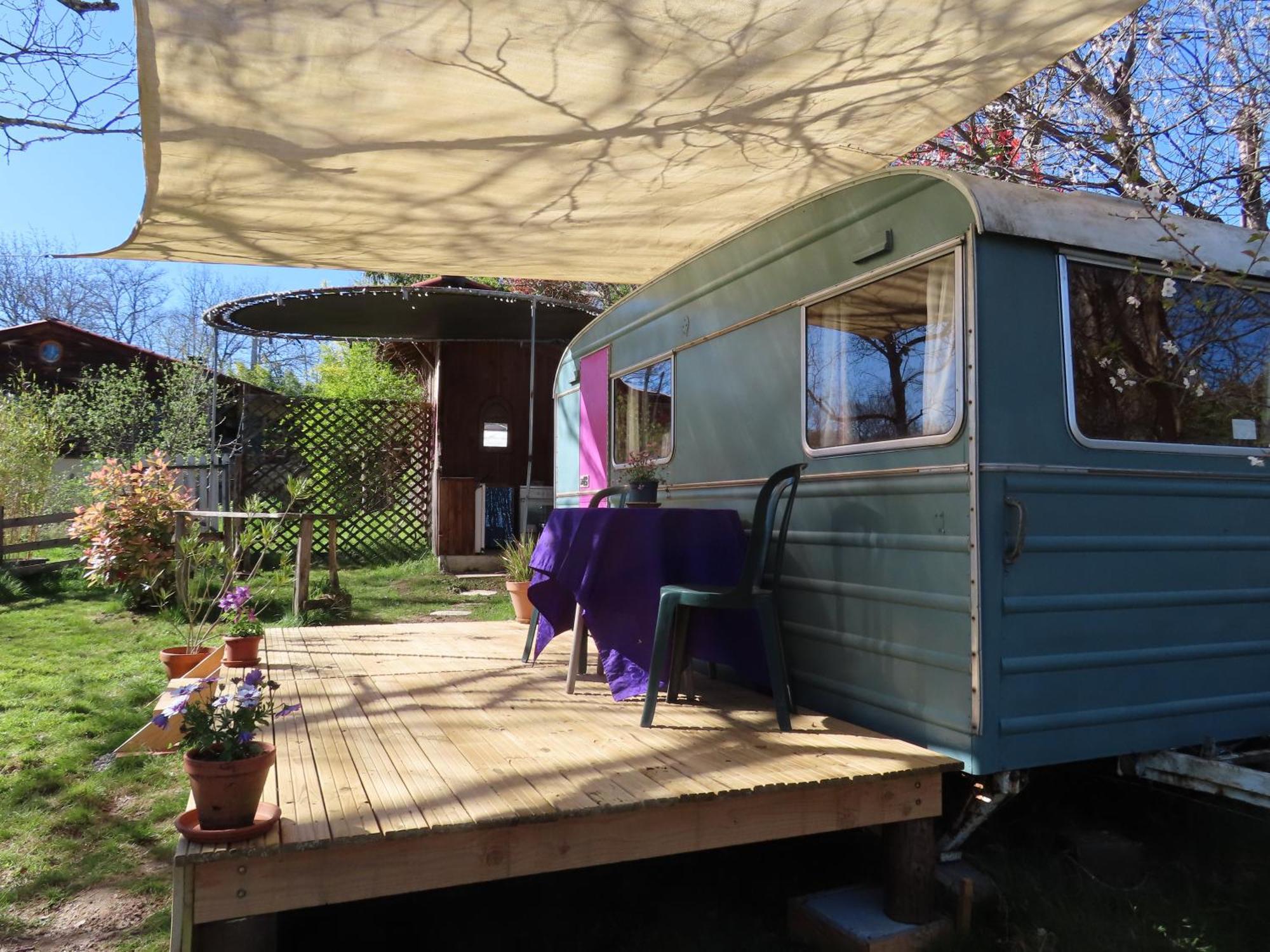 Cosy Cabane Montbrun-Bocage Екстериор снимка